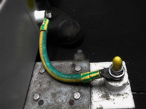 how to ground a metal enclosure